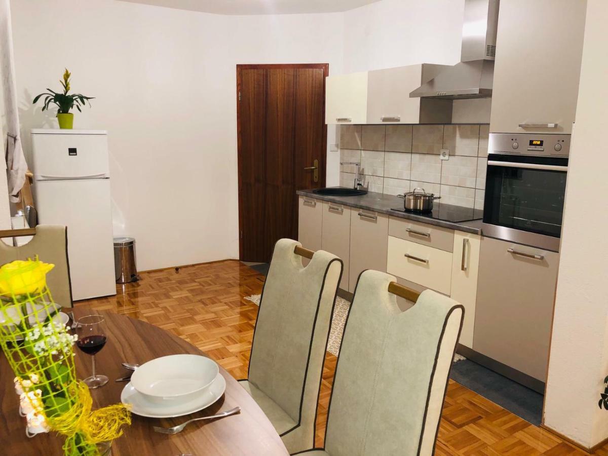 Apartment Golden Fields Smoljanac Extérieur photo